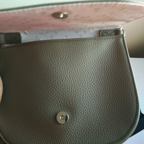 Jewell Thirty-one Crossbody Bag - Picture 7 of 11